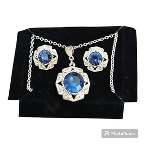 AVON Antique Style Colletta Faux Sapphire Holiday Necklace Earrings Set